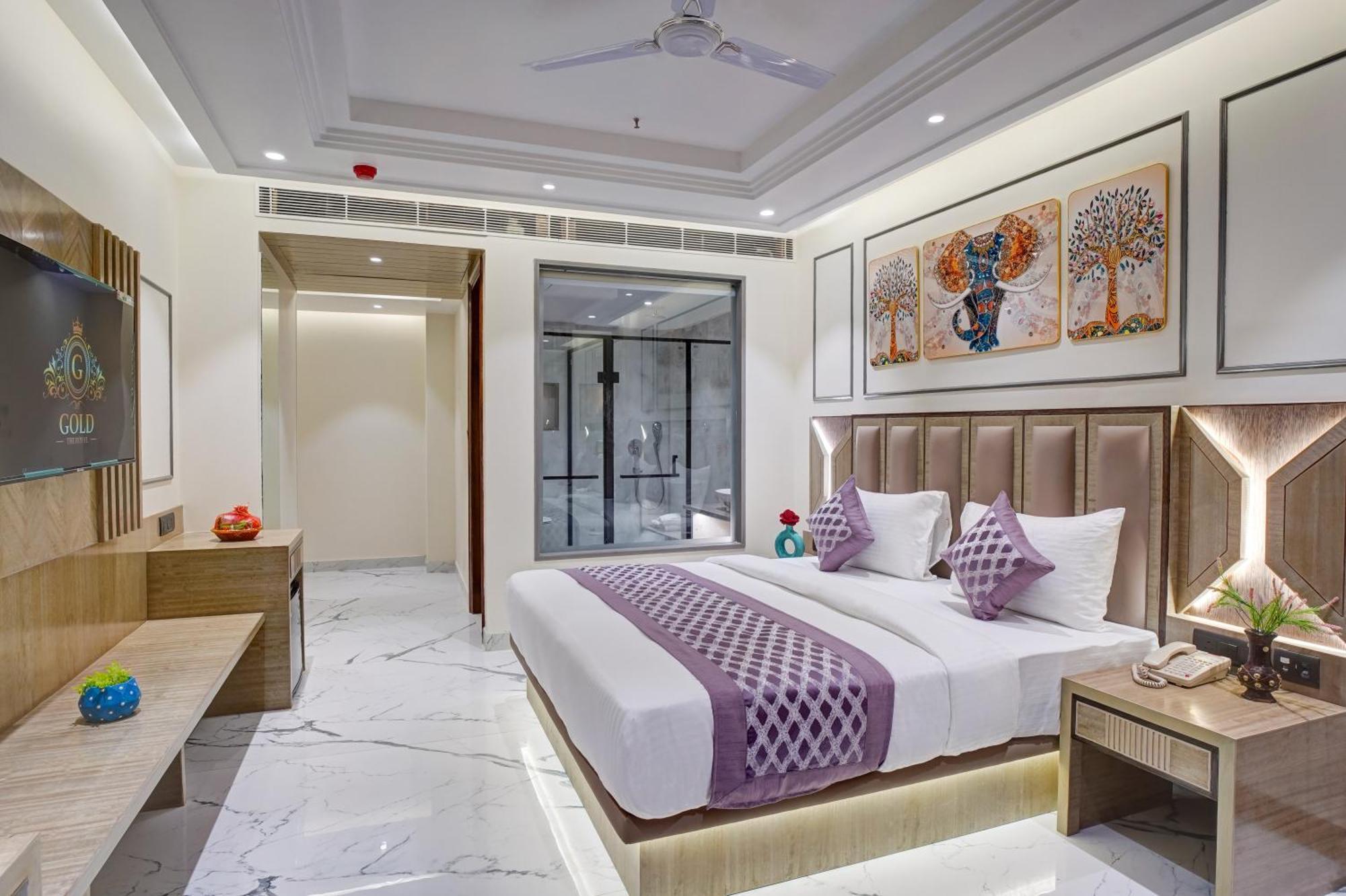 Newly Built Gold The Royal With Rooftop Restaurant - 2Mins Walk From New Delhi Rail Station & 5Mins From Connaught Place Экстерьер фото